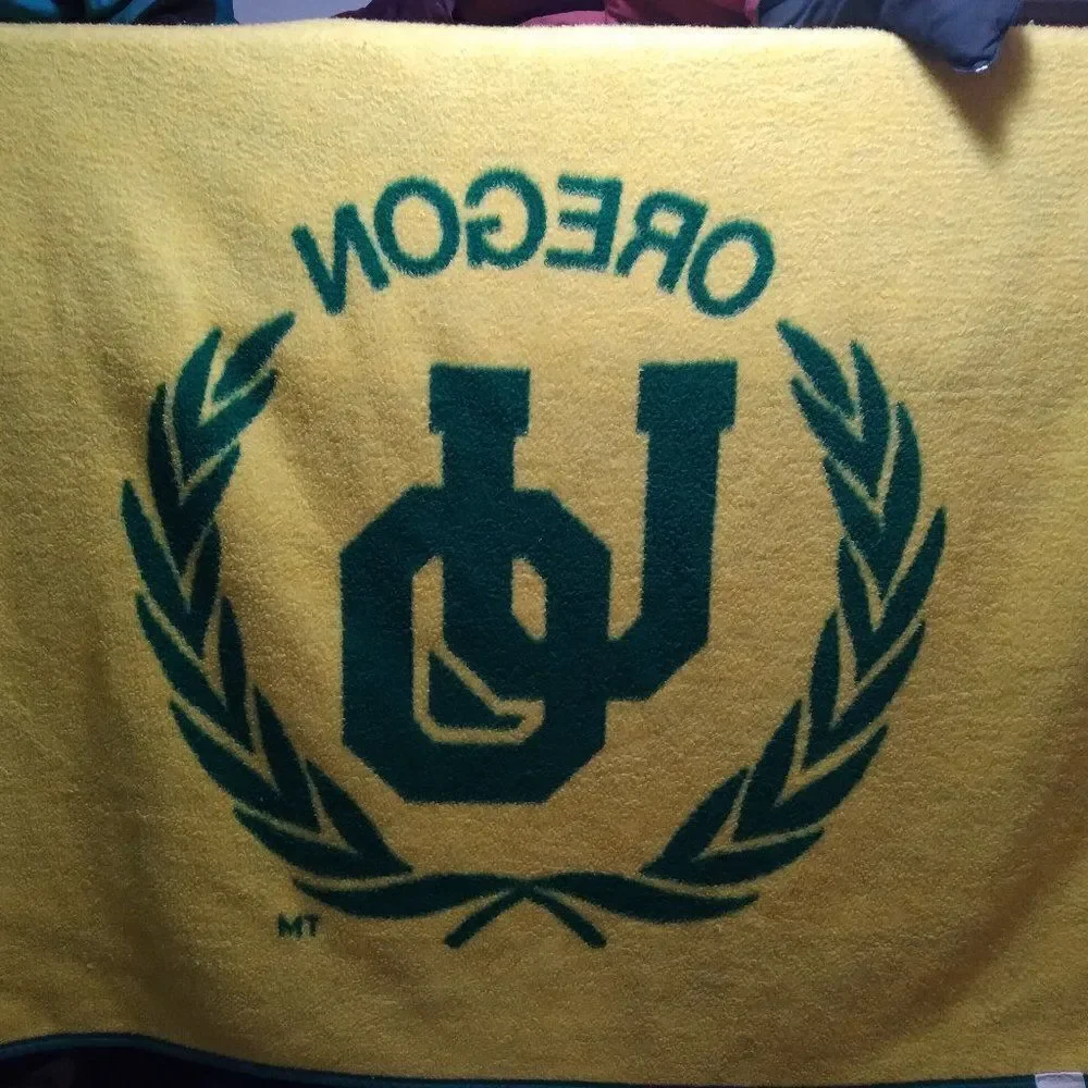 Vintage Biederlack University of Oregon Ducks Fleece Blanket